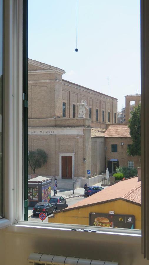 روما Vatican Caracciolo المظهر الخارجي الصورة